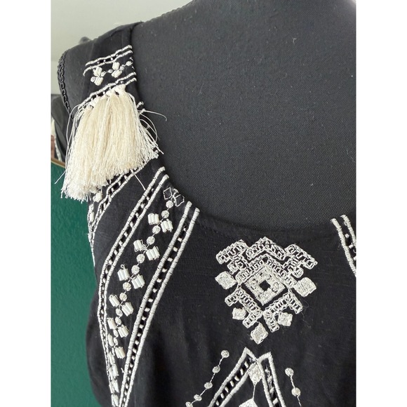 Banana Republic Beaded Embroidered Tassel Tank Top Black White Boho Size Small - Picture 2 of 10
